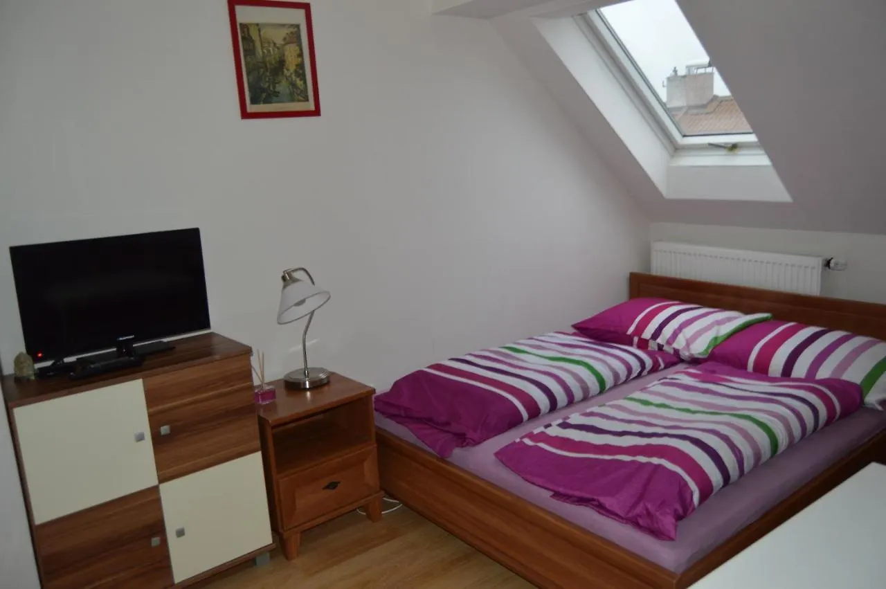 Homestay szállás Suite Ohrada Prága Csehország
